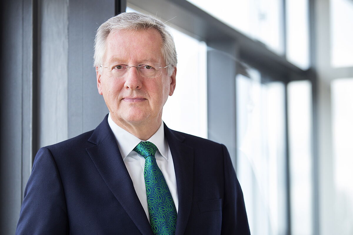 Hans-Jochen Schiewer