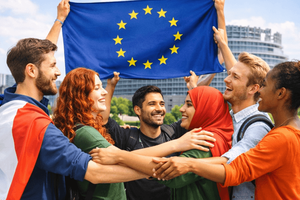 Étudiantes et étudiants avec le drapeau européen. Eucor