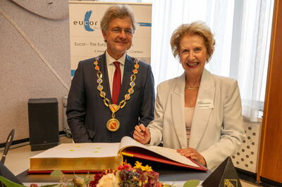 Rencontre des villes Eucor : Inscription au livre d'or Rencontre des villes Eucor : Inscription au livre d'or