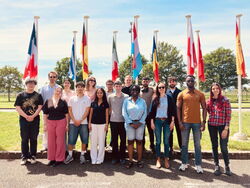 Studierende im Hauptquartier des Eurocorps