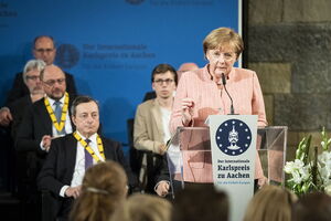 Angela Merkel während der Rede bei der Karlspreisverleihung