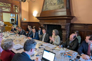 Expert(e)s en discussion à Bruxelles