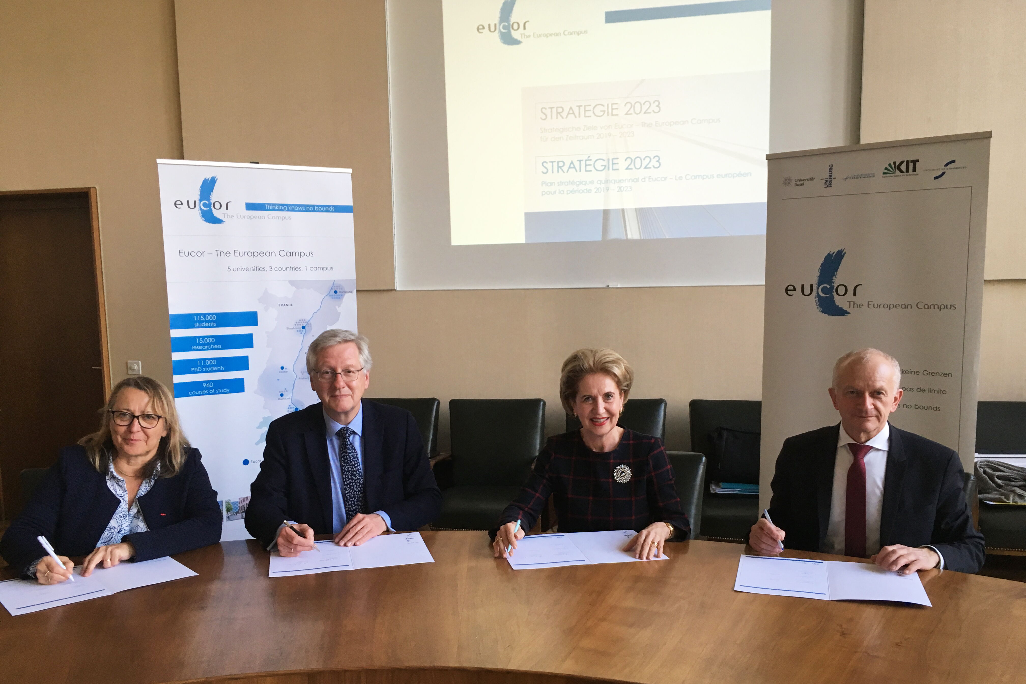 Die Universitätsleitungen unterzeichnen den Strategieplan 2019-2023